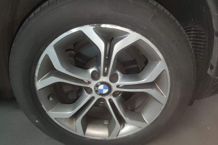 Used BMW X3 2014 xDrive20i X Design Package Right Front Wheel Hub