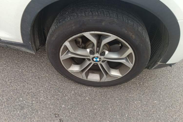 Used BMW X3 2014 xDrive20i X Design Package Right Front Wheel Hub