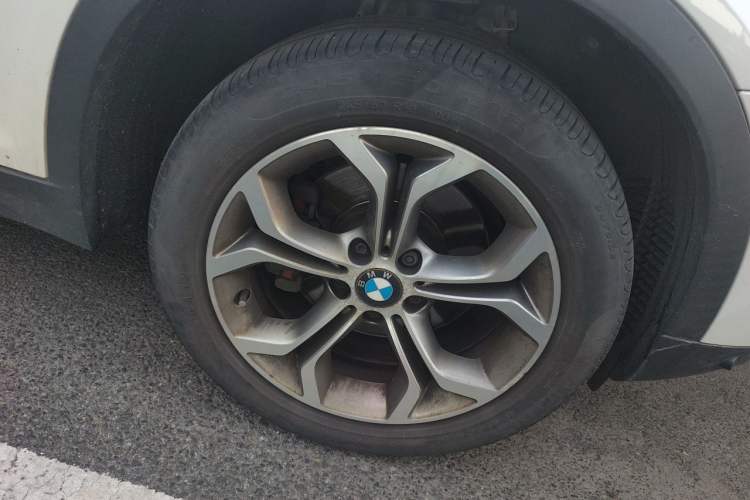 Used BMW X3 2014 xDrive20i X Design Package Right Front Wheel Hub