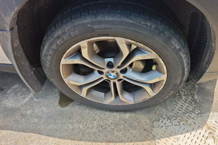 Used BMW X3 2014 xDrive20i X Design Package Right Front Wheel Hub