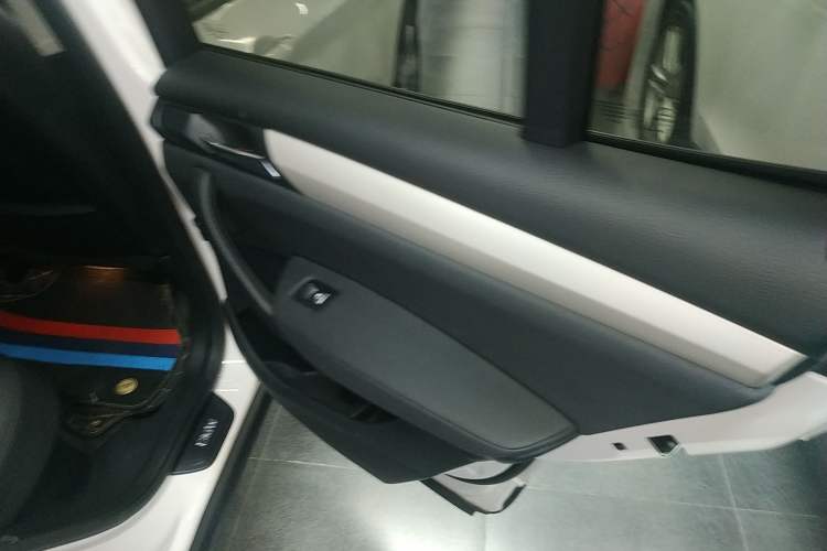 Used BMW X3 2014 xDrive20i Leading Model Right Rear Door Interior