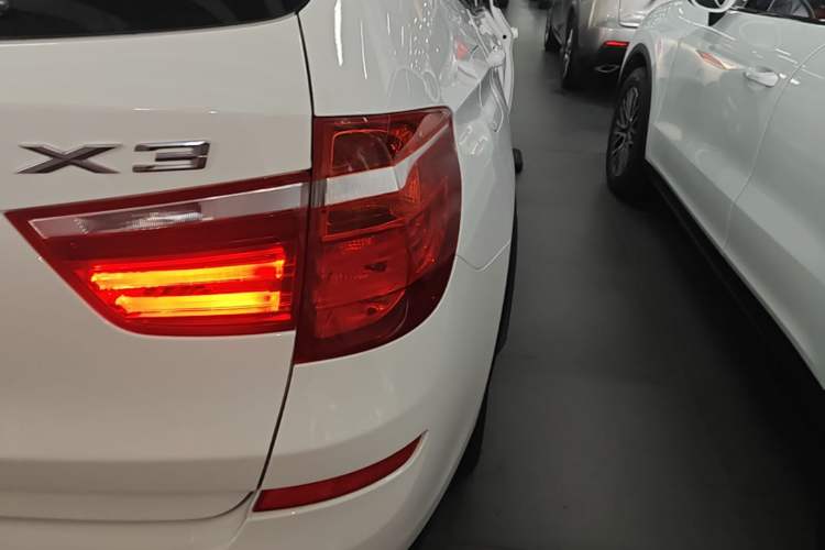 Used BMW X3 2014 xDrive20i Leading Model Right Rear Taillight