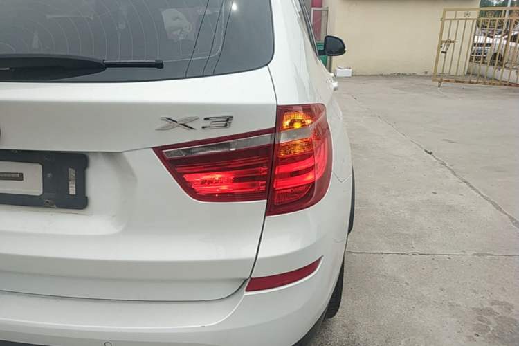 Used BMW X3 2014 xDrive20i X Design Package Right Rear Taillight