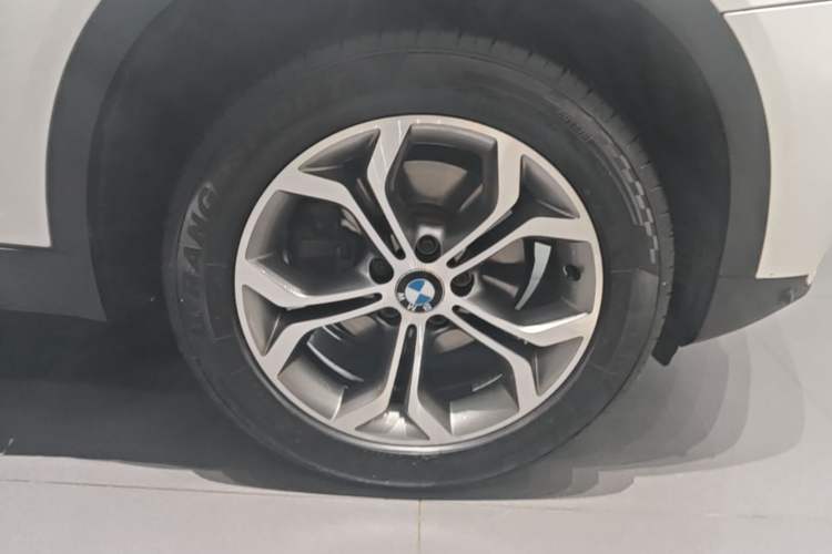 Used BMW X3 2014 xDrive20i X Design Package Right Rear Wheel Hub