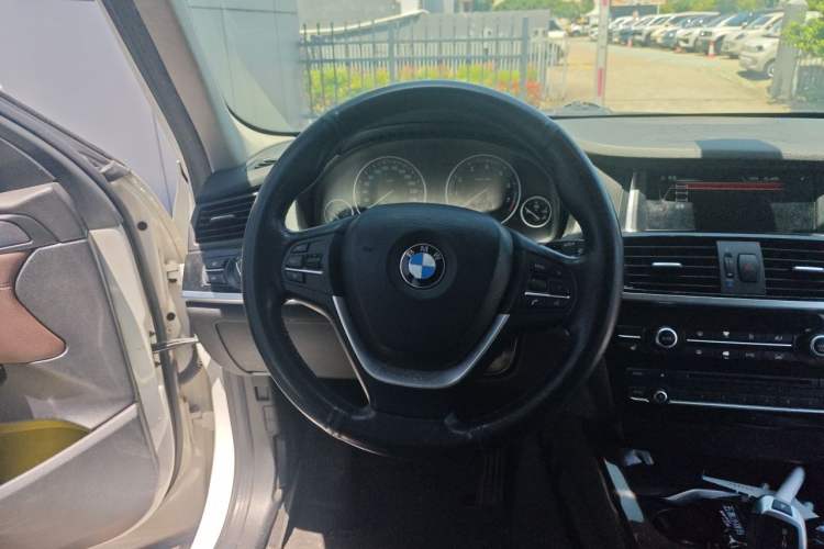 Used BMW X3 2014 xDrive20i X Design Package Steering Wheel