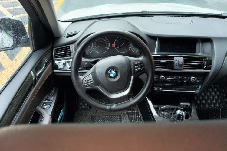 Used BMW X3 2014 xDrive28i X Design Package Steering Wheel