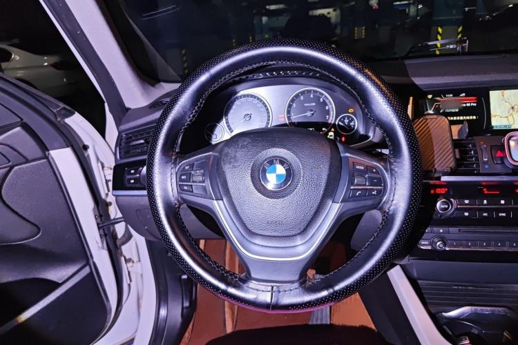 Used BMW X3 2014 xDrive28i Leading Model Steering Wheel
