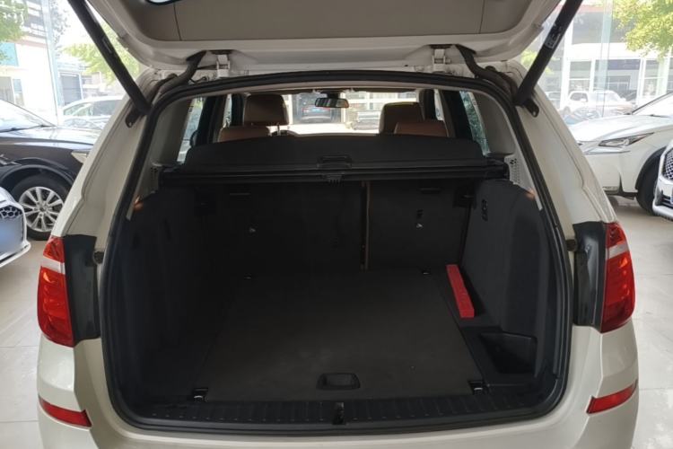 Used BMW X3 2014 xDrive28i Leading Model Trunk