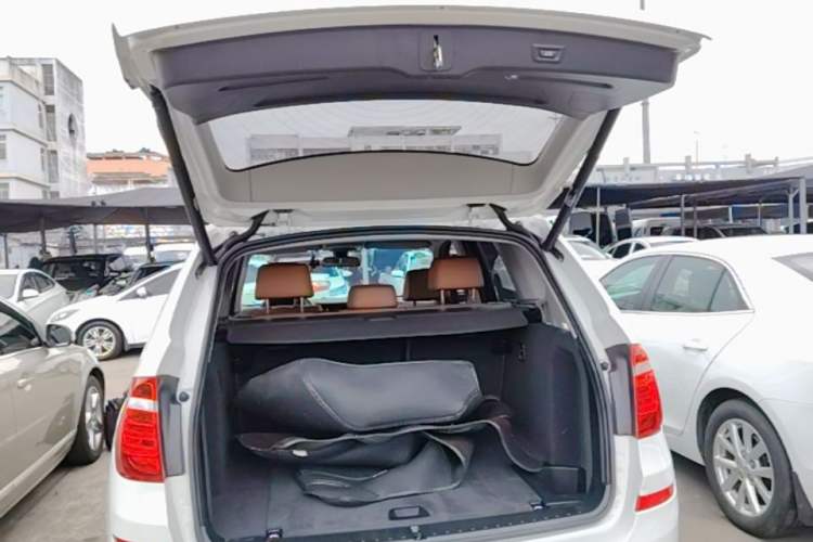 Used BMW X3 2014 xDrive28i Leading Model Trunk