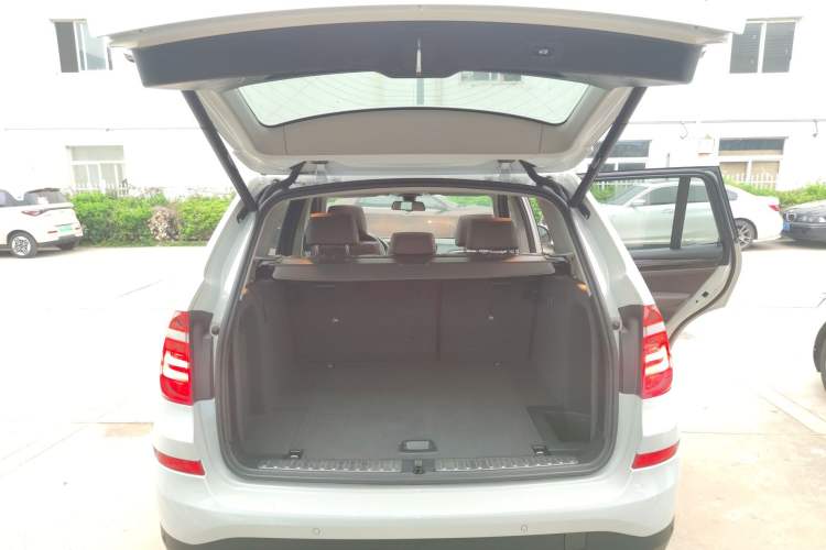 Used BMW X3 2014 xDrive20i X Design Package Trunk