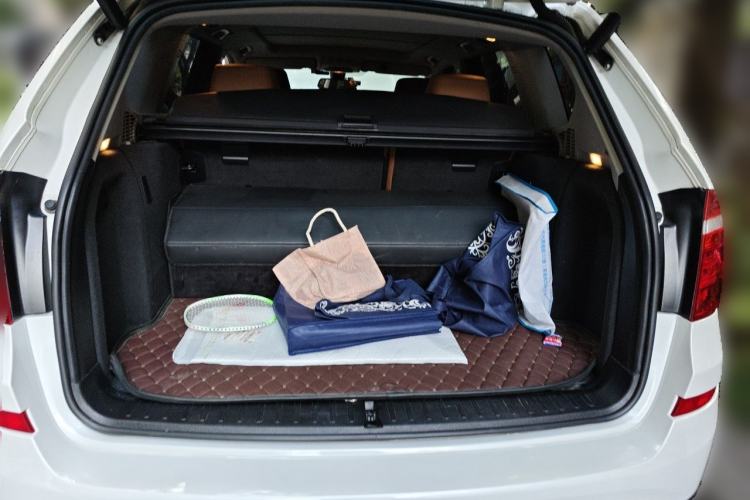 Used BMW X3 2014 xDrive28i Leading Model Trunk