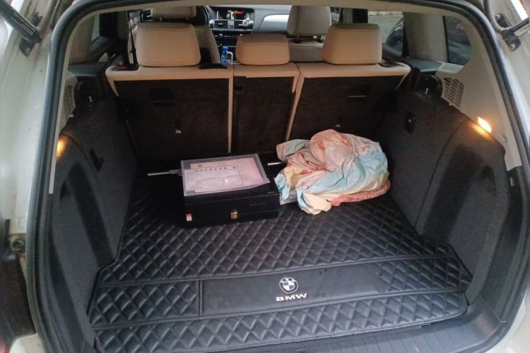 Used BMW X3 2014 xDrive28i Leading Model Trunk