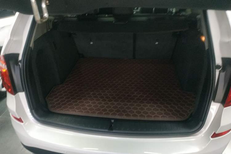 Used BMW X3 2014 xDrive20i Leading Model Trunk