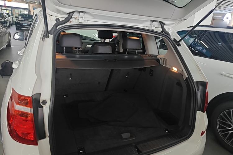Used BMW X3 2014 xDrive20i Leading Model Trunk