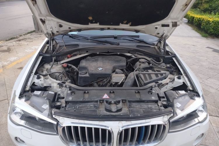 Used BMW X3  Engine Bay