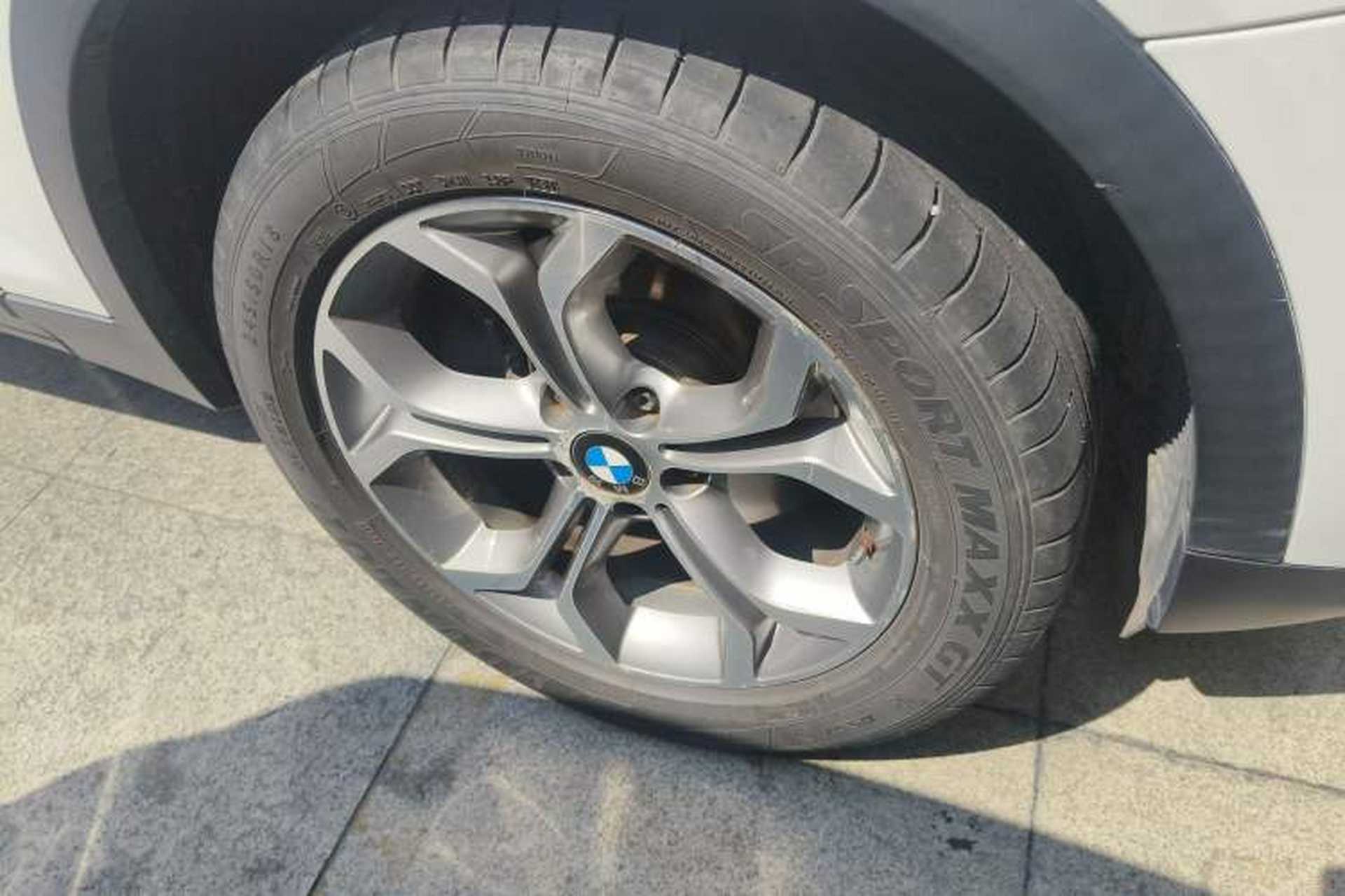 Used BMW X3  Right Front Wheel Hub
