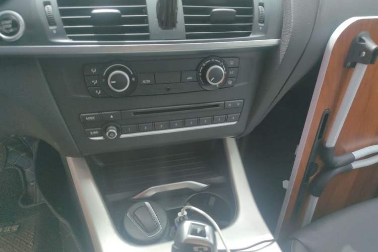 Used BMW X3 2016 sDrive20i Audio And AC Panel