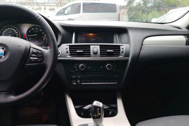 Used BMW X3 2016 sDrive20i Audio And AC Panel