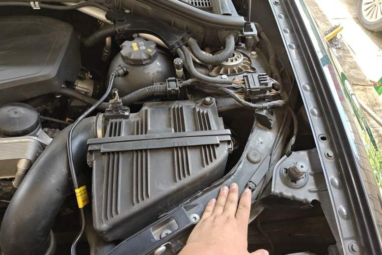 Used BMW X3 2016 xDrive20i M Sport Edition Engine Bay Left
