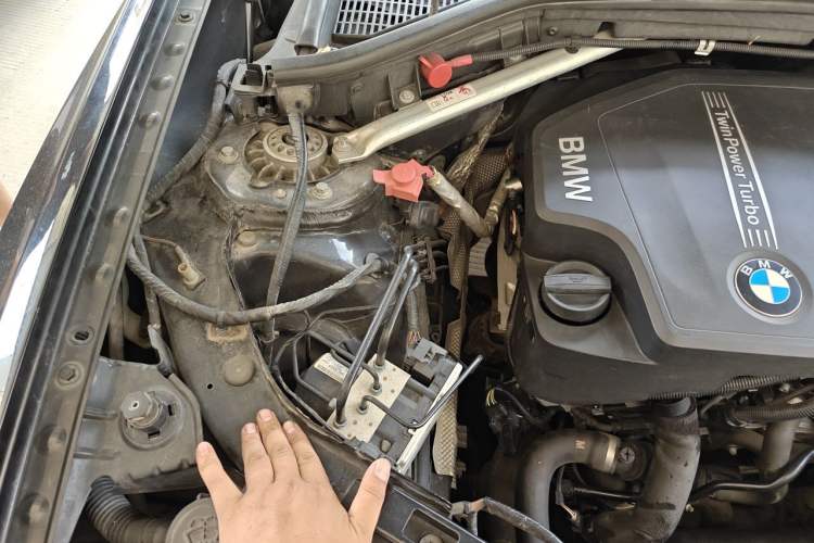 Used BMW X3 2016 xDrive20i M Sport Edition Engine Bay Right
