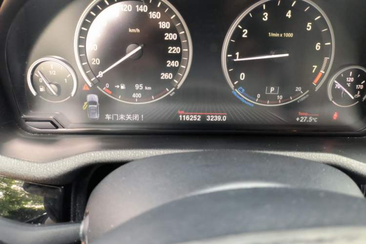 Used BMW X3 2016 xDrive20i M Sport Edition Odometer Close Up