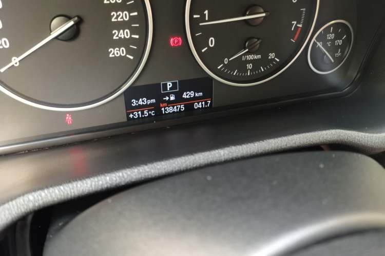 Used BMW X3 2016 xDrive28i M Sport Edition Odometer Close Up