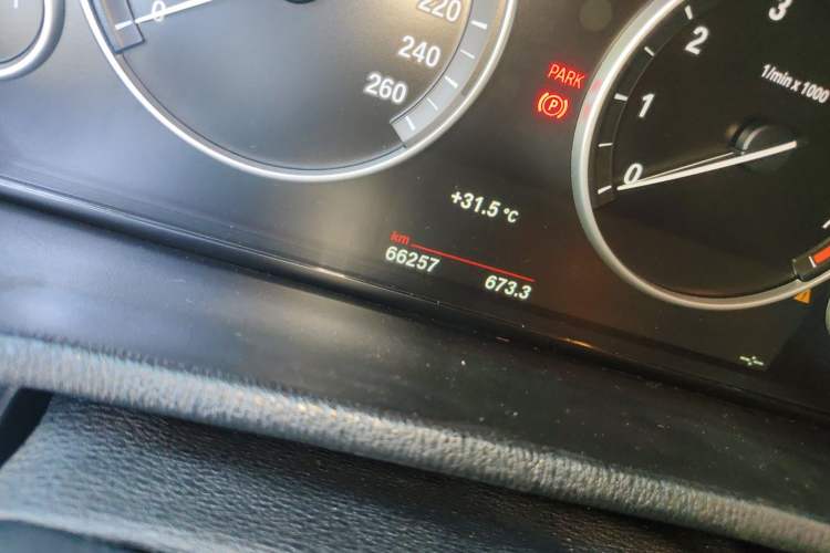 Used BMW X3 2016 xDrive20i M Sport Edition Odometer Close Up