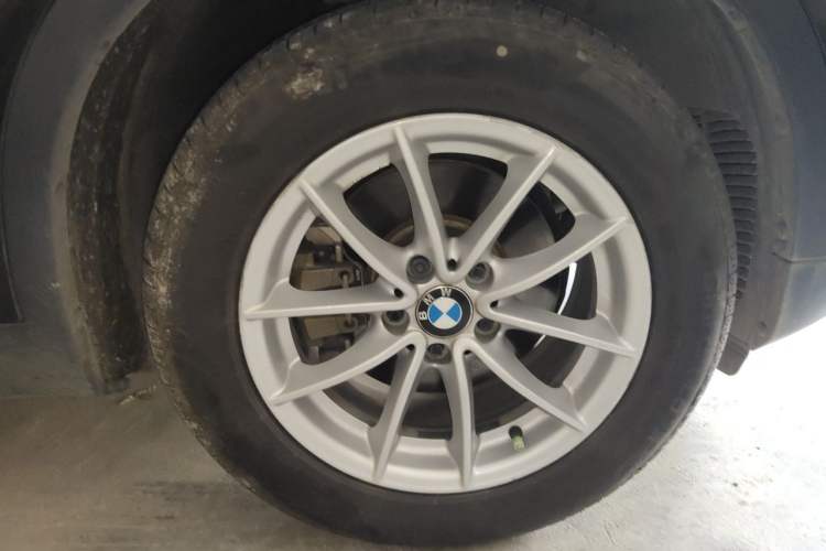 Used BMW X3 2016 sDrive20i Right Front Wheel Hub