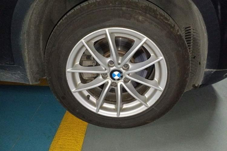 Used BMW X3 2016 sDrive20i Right Front Wheel Hub