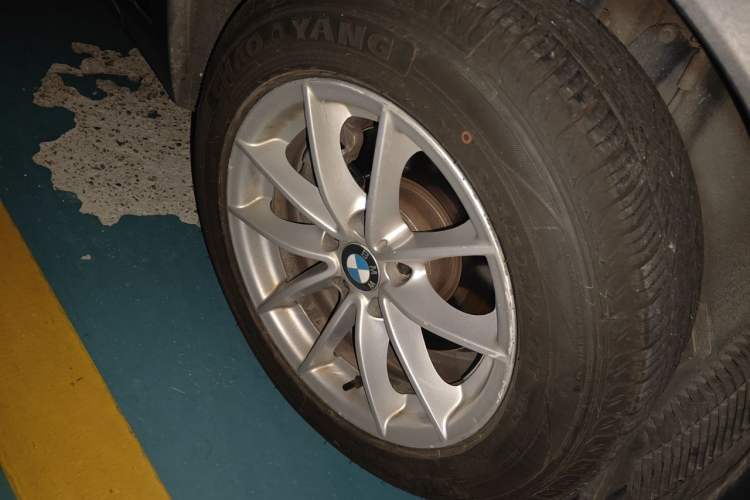 Used BMW X3 2016 sDrive20i Right Front Wheel Hub