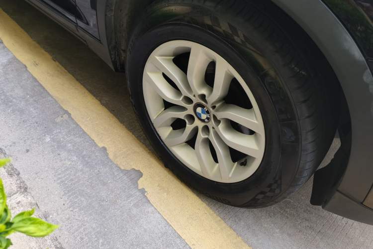 Used BMW X3 2016 xDrive28i M Sport Edition Right Front Wheel Hub