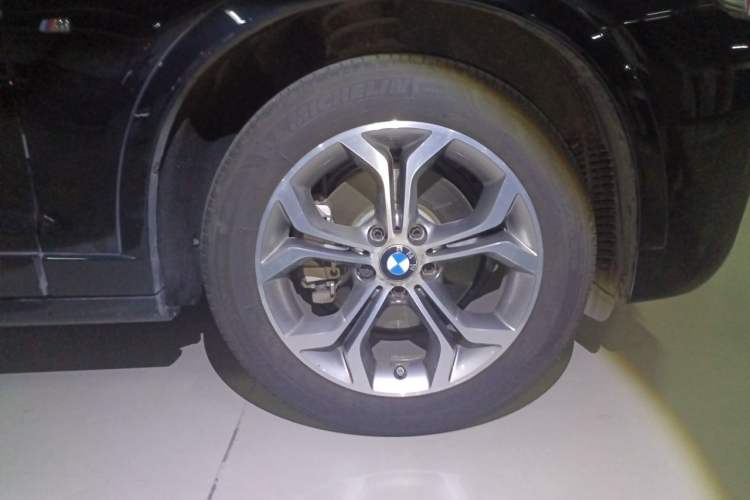 Used BMW X3 2016 xDrive28i M Sport Edition Right Front Wheel Hub