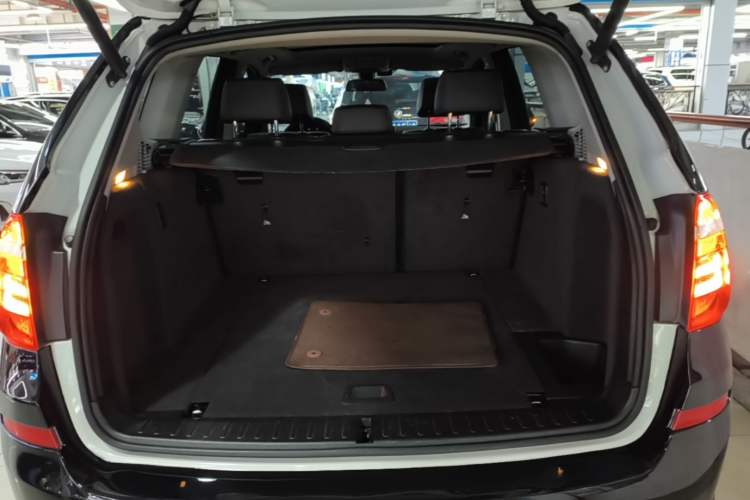Used BMW X3 2016 sDrive20i Trunk