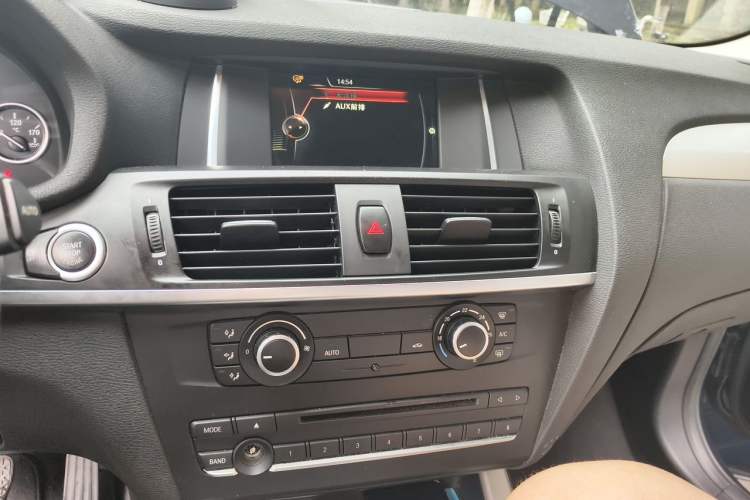 Used BMW X3 2016 sDrive20i Audio And AC Panel