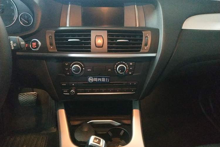 Used BMW X3 2016 sDrive20i Audio And AC Panel