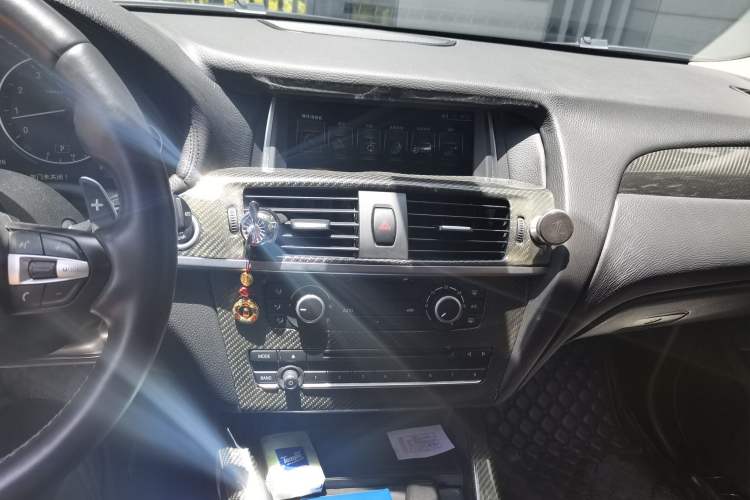 Used BMW X3 2016 sDrive20i Audio And AC Panel