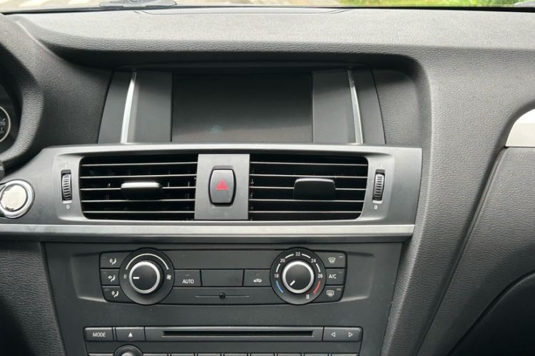 Used BMW X3 2016 sDrive20i Audio And AC Panel