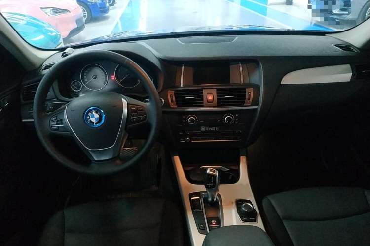 Used BMW X3 2016 sDrive20i Center Console