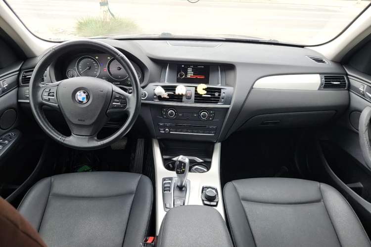 Used BMW X3 2016 sDrive20i Center Console