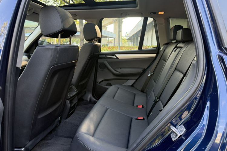 Used BMW X3 2016 sDrive20i Interior 7
