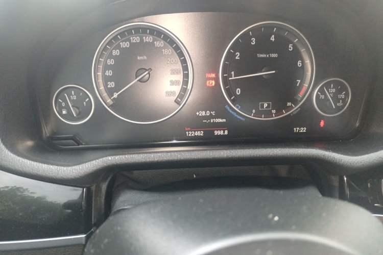 Used BMW X3 2016 xDrive20i M Sport Edition Odometer Close Up