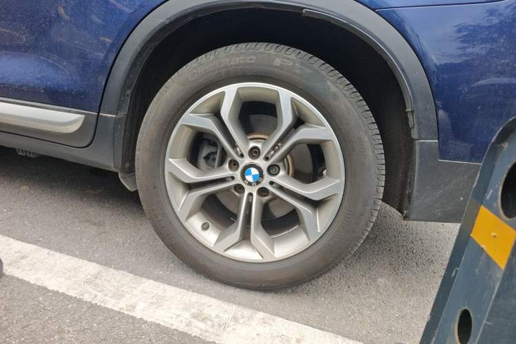 Used BMW X3 2016 sDrive20i Right Front Wheel Hub