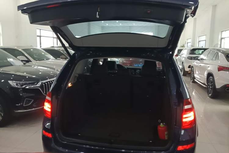 Used BMW X3 2016 sDrive20i Trunk