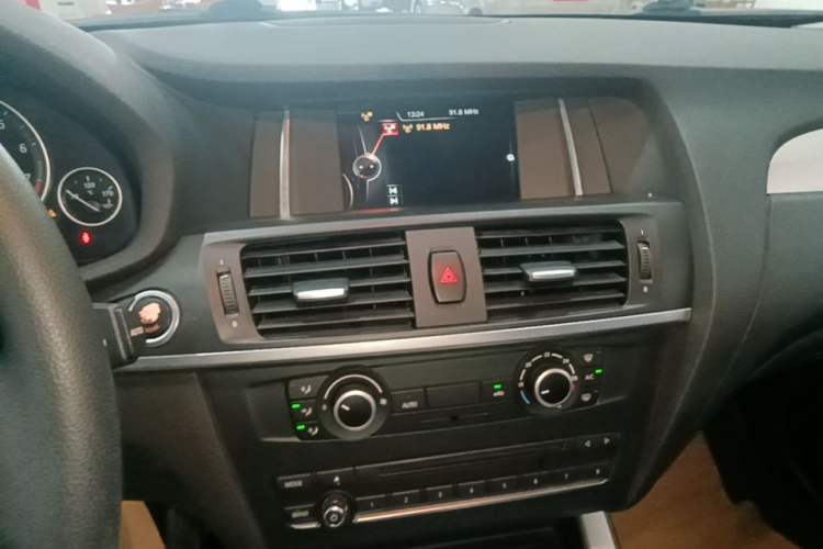 Used BMW X3 2016 sDrive20i Audio And AC Panel