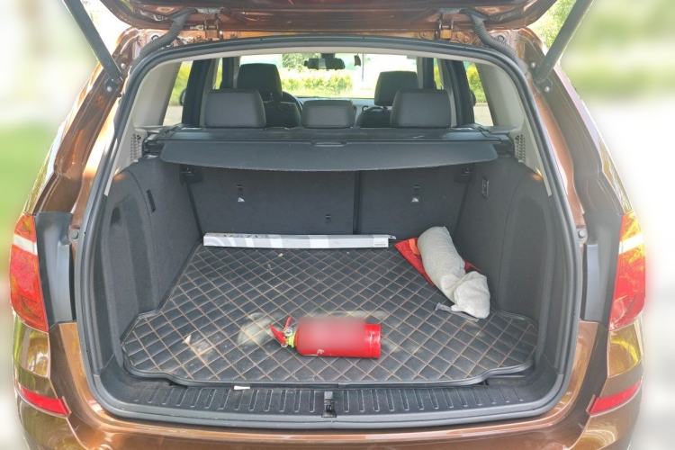 Used BMW X3 2016 sDrive20i Trunk