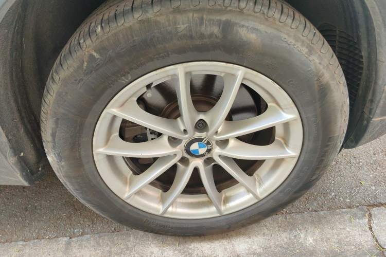 Used BMW X3 2016 sDrive20i Right Front Wheel Hub