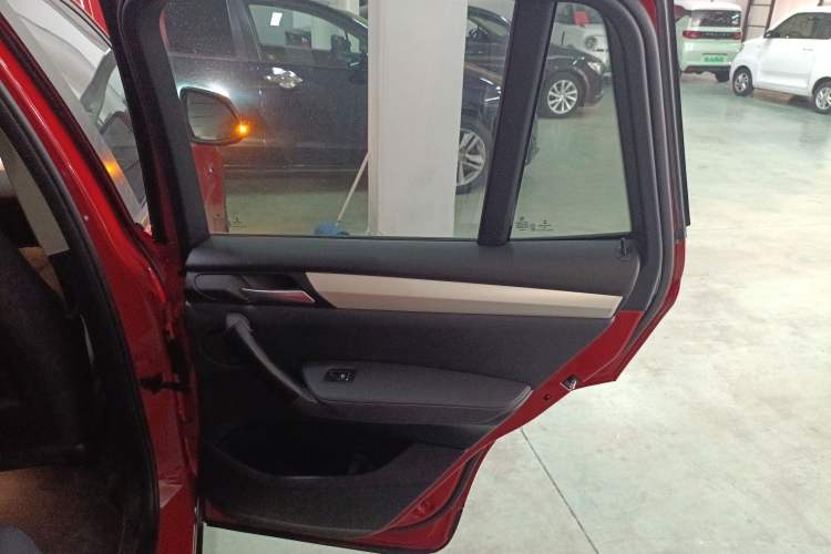Used BMW X3 2016 sDrive20i Interior 6
