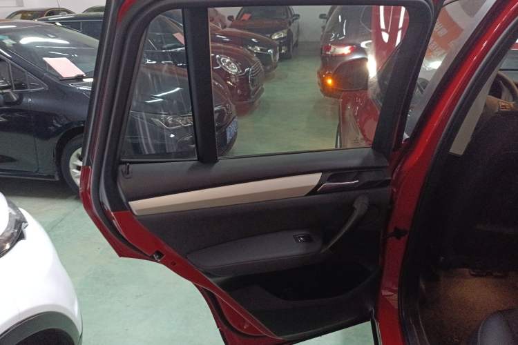 Used BMW X3 2016 sDrive20i Interior 8