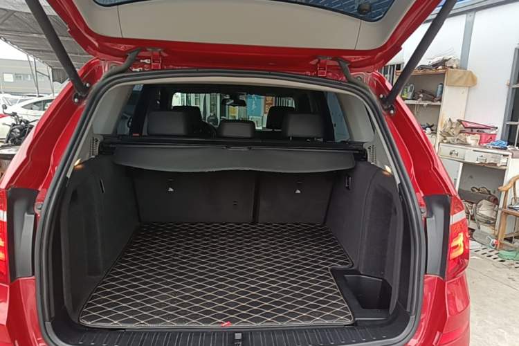 Used BMW X3 2016 sDrive20i Trunk