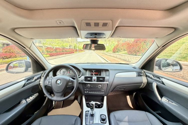 Used BMW X3 2016 sDrive20i Interior 1